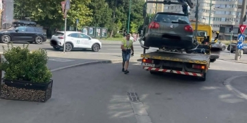 Peste 800 de maşini, ridicate la Timişoara pentru parcări ilegale FOTO