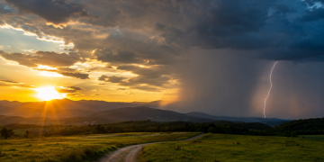 Alertă meteo! Caniculă şi ploi în zona de vest a ţării
