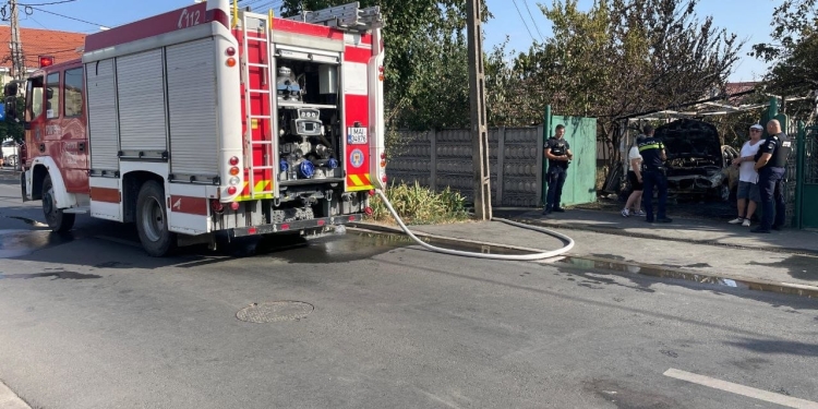 Incendiu într-un garaj din Timişoara! O femeie a ajuns la spital cu arsuri