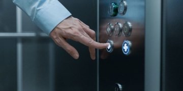 Primăria Timișoara, pregătită să sprijine asociațiile de proprietari pentru accesarea programului „Lift pentru viață”