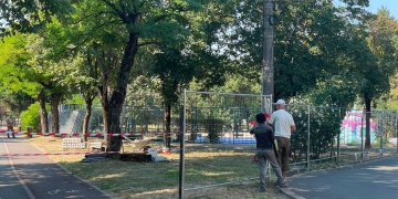 Încep lucrările la Pasarela Îndrăgostiților. Accesul spre Parcul Copiilor va fi închis