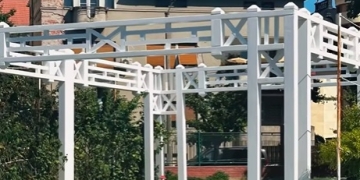 Parcul Rozelor din Timișoara are pergole noi și sistem de irigații refăcut