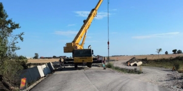 Avansează lucrările pe drumul Livezile – Cruceni! Urmează turnarea asfaltului FOTO