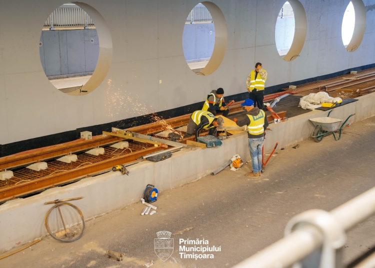 Liniile de tramvai, montate pe o parte din traseu prin pasajul Solventul FOTO