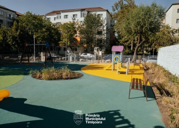 Primăria Timișoara a finalizat modernizarea locului de joacă de pe Strada Mureș FOTO