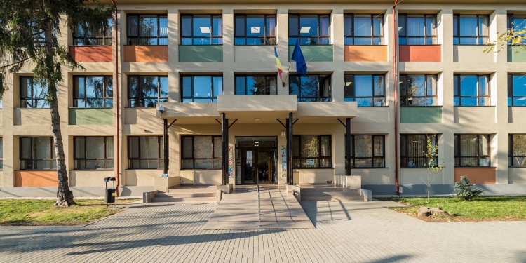 Peste 130 de școli, grădinițe și licee din vestul ţării, modernizate cu ajutorul fondurilor europene