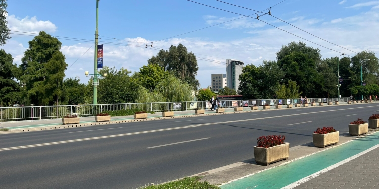 Tânăr de 21 ani, bătut şi jefuit de către doi indivizi pe Podul Michelangelo din Timişoara
