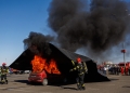 Exercițiu spectaculos de stingere a incendiilor auto la Timișoara. Pompierii ISU Timiș au prezentat o nouă tehnologie rezistentă la 2.500°C