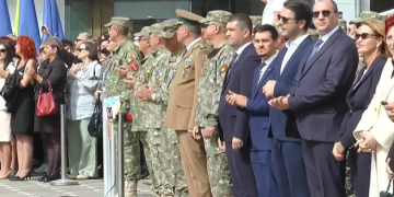 Ceremonial militar şi religios în centrul Timişoarei, cu ocazia primirii Drapelului de Luptă de către Spitalul Militar