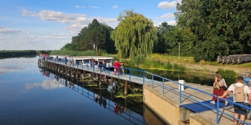 Croazieră pe Canalul Bega spre Serbia. Curse cu vaporașul de la Timișoara la Novi Itebej