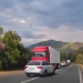 Urmărire spectaculoasă și focuri de armă pe DN6. Bărbat cu peste 20 de infracțiuni rutiere, oprit de polițiști la Băile Herculane