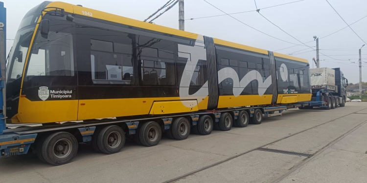Al doilea tramvai de mici dimensiuni a ajuns la Timişoara