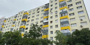 Încă 10 blocuri din Timișoara vor fi reabilitate energetic cu fonduri europene. A fost semnat contractul pentru primul dintre ele