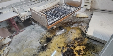 Incendiu într-un spital din Banat: 16 pacienţi evacuaţi şi o persoană rănită