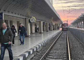 Gara de Nord din Timișoara, aproape de recepție. Se mai lucrează la piațeta din fața clădirii