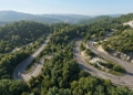 Un drum spre inima munților. Modernizarea DJ 684 deschide poarta turismului în zona Coșava – Tomești – Luncanii de Jos