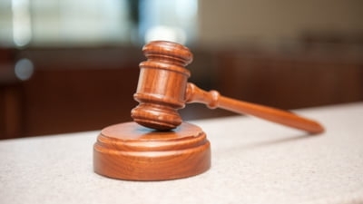 Bărbatul care a înjunghiat mortal un cioban la o stână din Timiş, trimis în judecată! Se află sub control judiciar